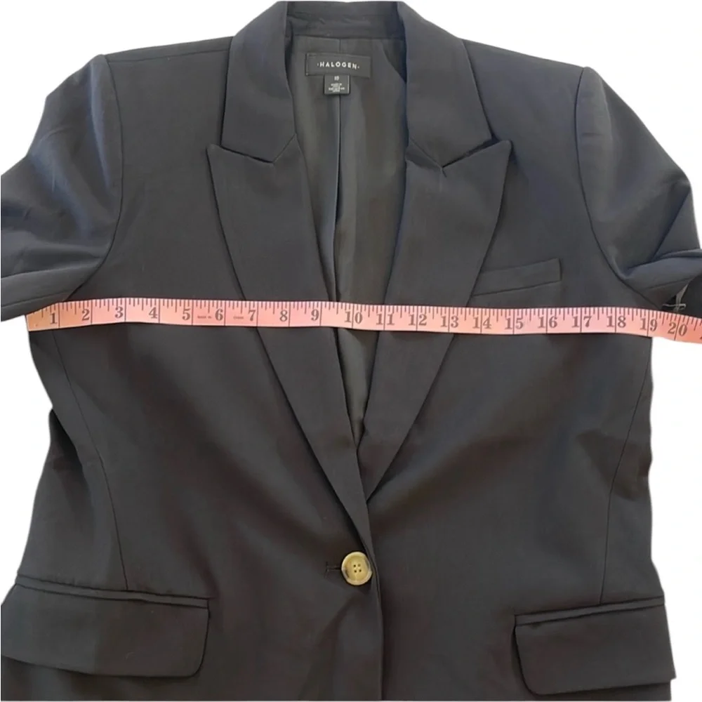 Halogen Black Relaxed Single Button Blazer Size 10
NWT - Picture 9 of 14